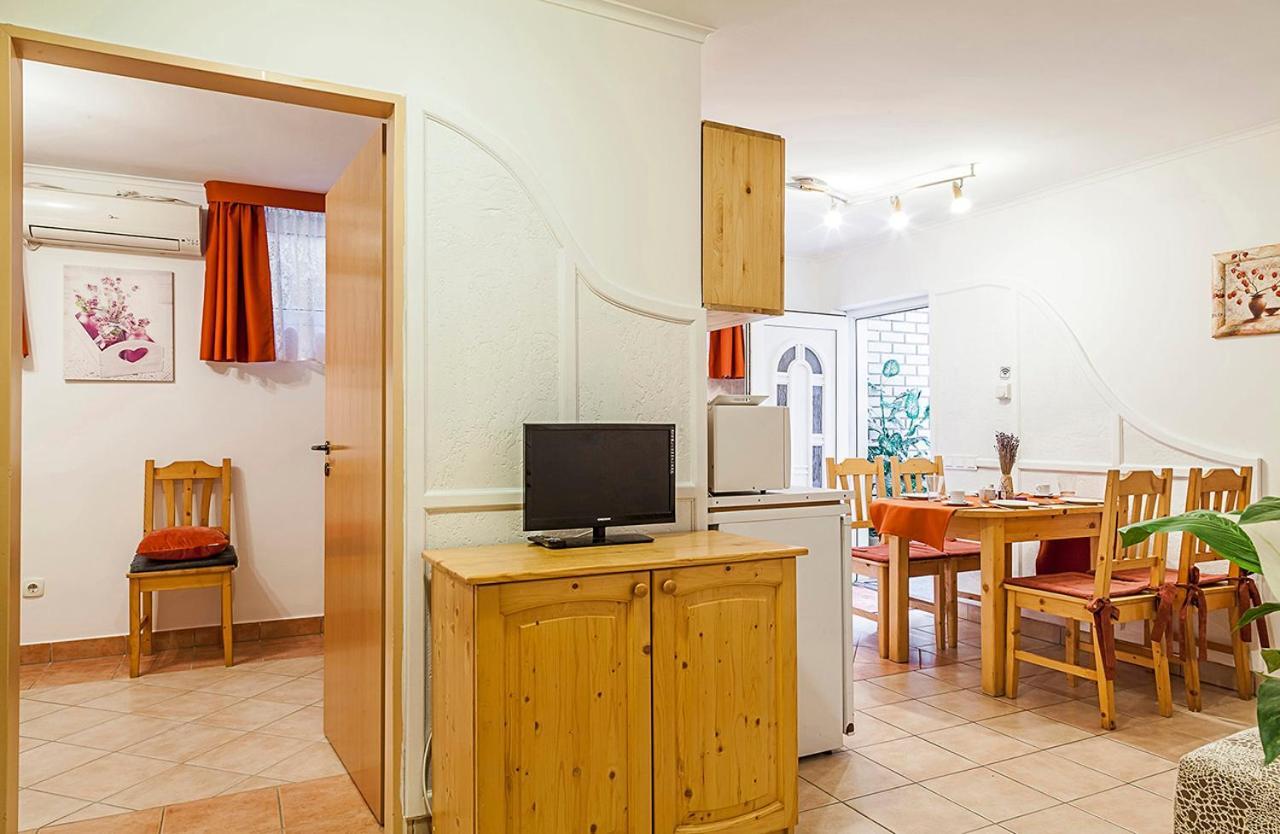 Levendula Apartman Balatonfured Exterior photo