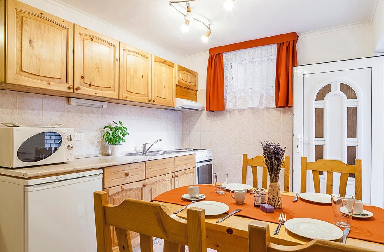 Levendula Apartman Balatonfured Exterior photo