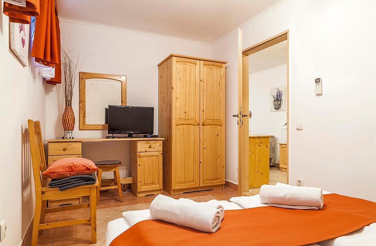 Levendula Apartman Balatonfured Exterior photo