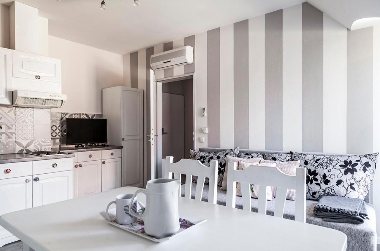 Levendula Apartman Balatonfured Exterior photo