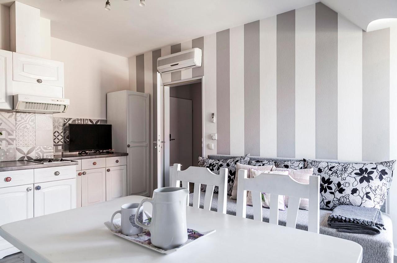 Levendula Apartman Balatonfured Exterior photo